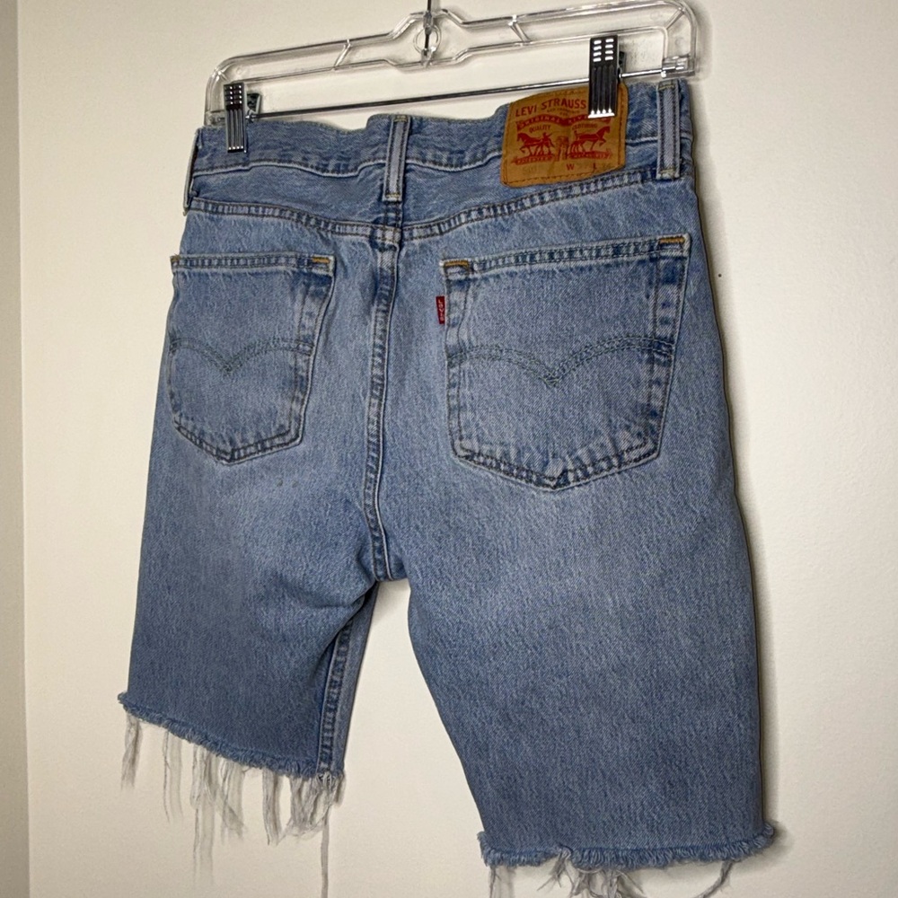 Levi’s Mid Thigh Shorts - Picture 4 of 6